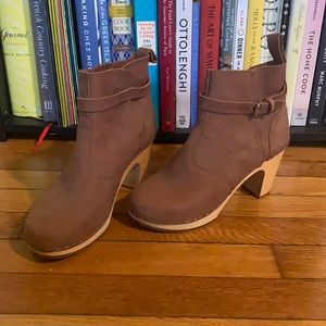 Swedish Hasbeens Toffel Boots (Size 39)